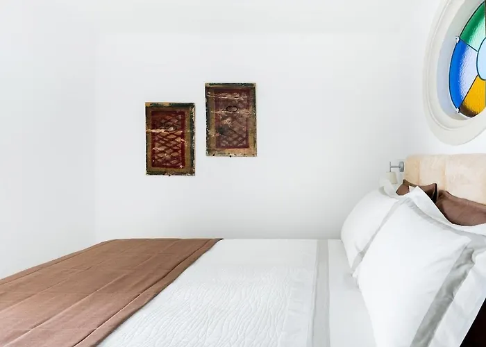 Biccari 6 Terrace Apartment *